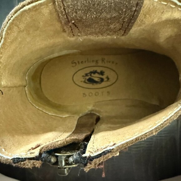 Brown Ankle Boots with Embroidered Design - Picture 5 of 7